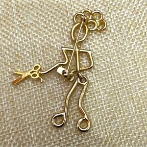 Brooch Hair Stylist Beauty Salon Articulated Pin Signed Artisan Gold Tone 5294 Y